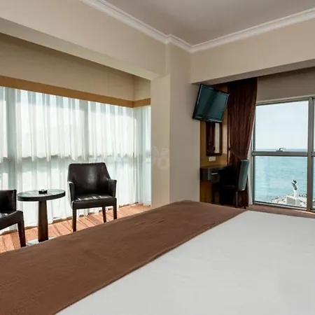 イライダ ホテル