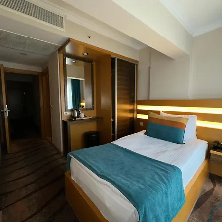 Ilayda Hotel 2*